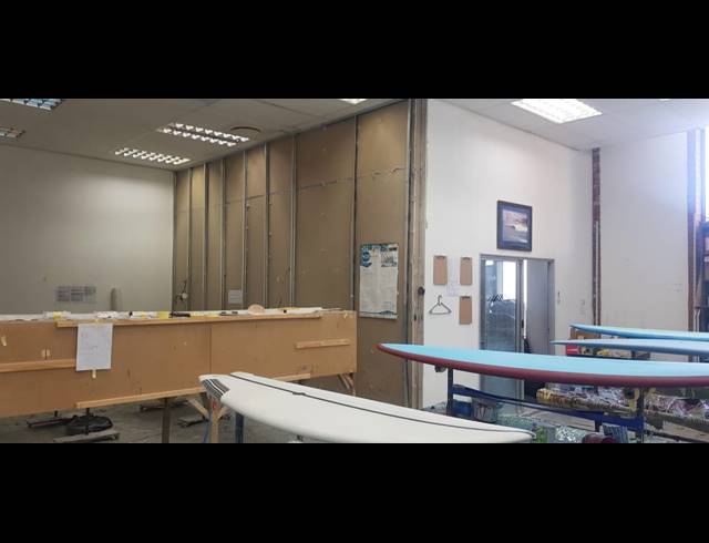 300M² SHOWROOM TO LET IN POINT WATERFRONT